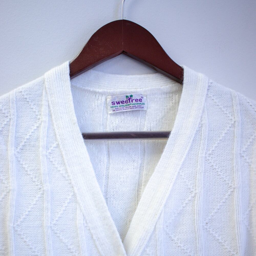 Vintage White Sweater Vest Soft - Picture 4 of 5